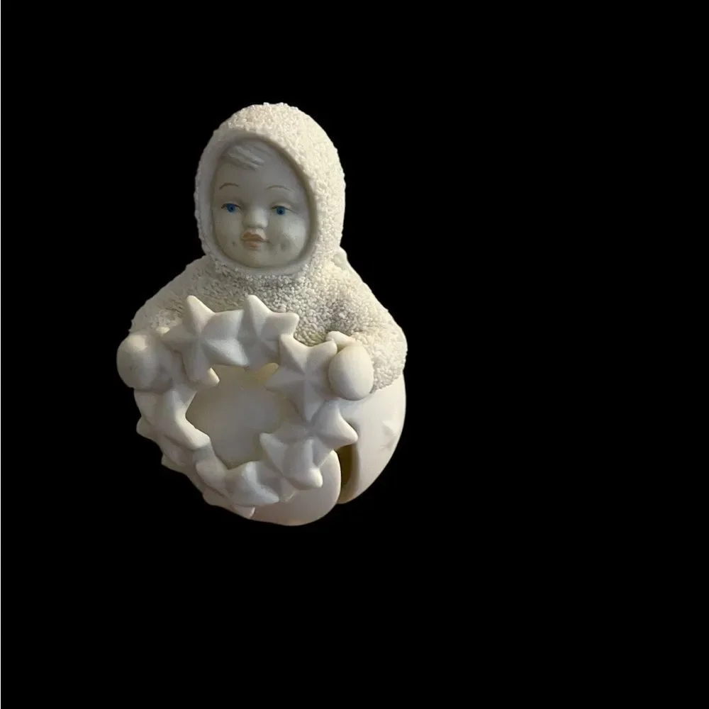 Department 56 Snow‎ Baby Figurine with Star Wreath Ornament
